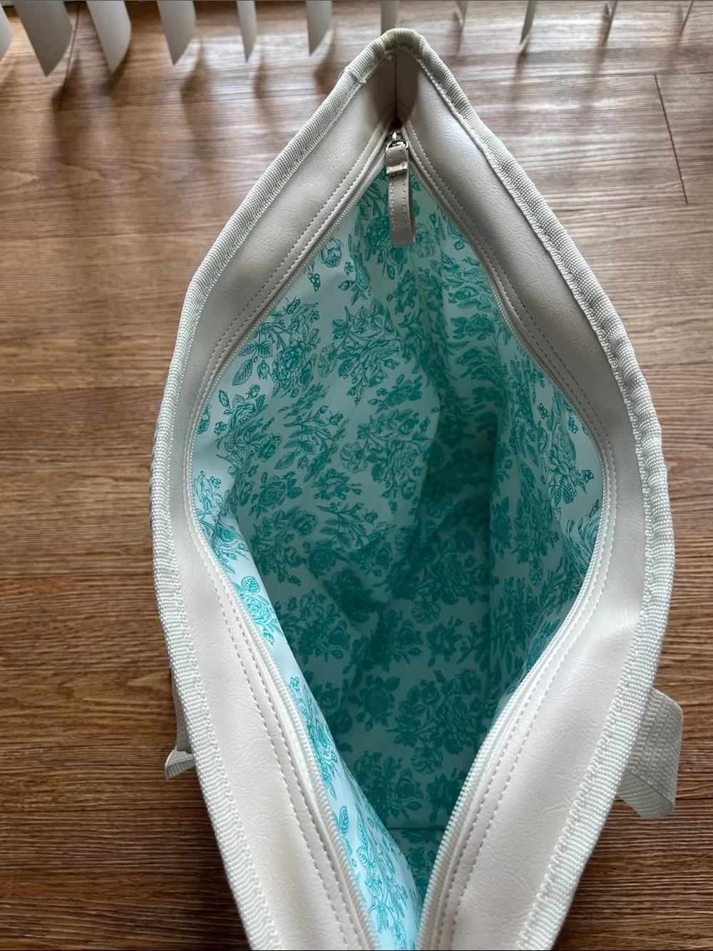 Ollie & Olivia Large Insulated Green Stripe Canvas Tote Cooker/Organizer- New!